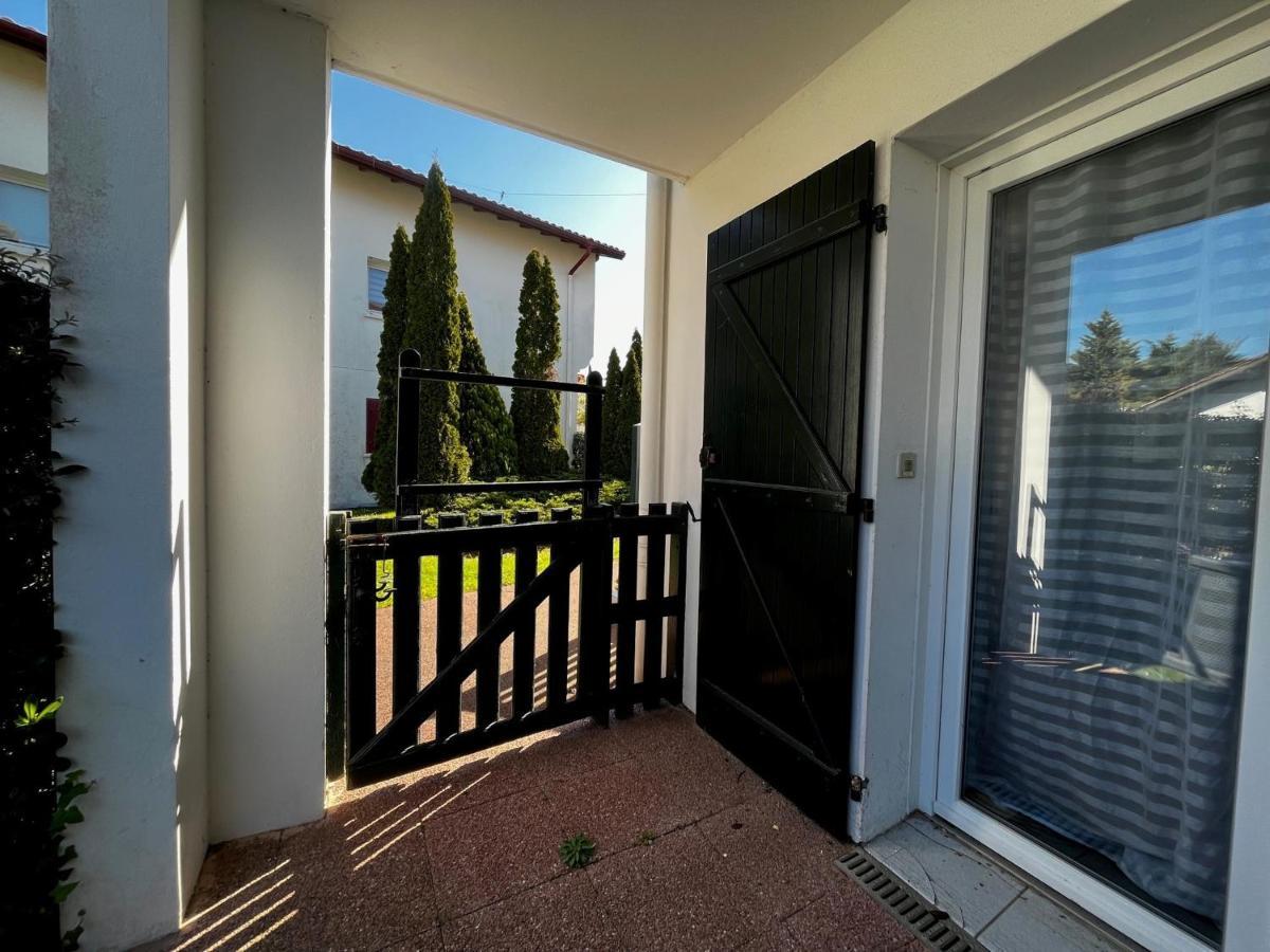 Bel Appartement T3 Avec Jardin, Piscine Et Parking, Proche Plage A Hendaye - Fr-1-239-739 Exterior photo